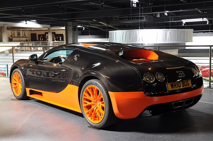 Tại đây, có thể bắt gặp siêu phẩm Bugatti Type 57SC Atlantic 1936 đắt nhất thế giới với giá dao động từ 30-40 triệu đôla.